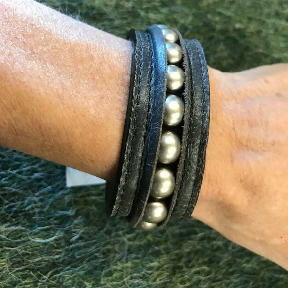 Leatherock Black Leather & Pearl Bracelet - Picture 3 of 4
